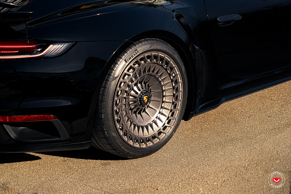 Фото дисков Vossen LC3-13T Глянцевый темный лак на Porsche 911 VIII