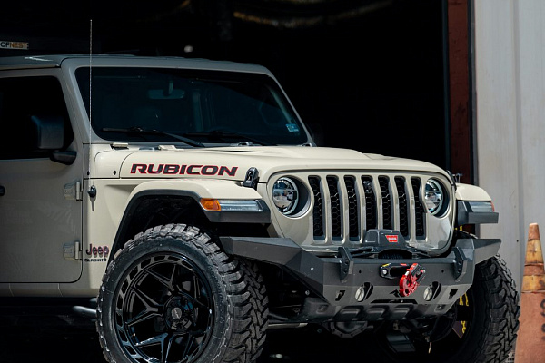 Фото дисков 4PLAY 4P55 Черный глянец на Jeep Gladiator II (JT)