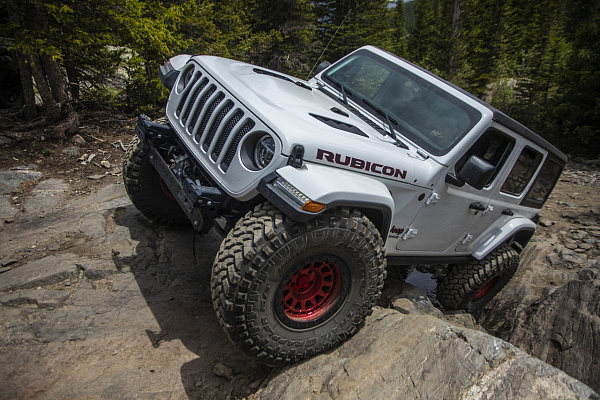 Фото дисков Black Rhino PRIMM Красный глянец на Jeep Wrangler IV (JL)