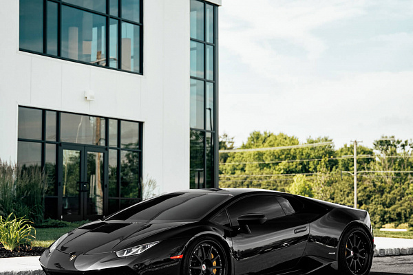 Фото дисков HRE C103 Черный сатин на Lamborghini Huracan