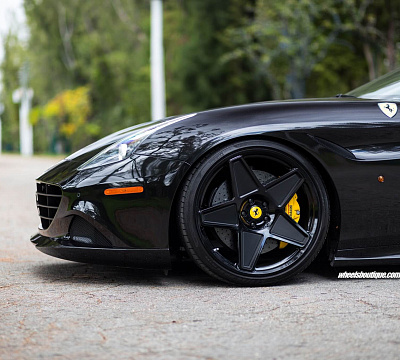 Фото дисков HRE 505M на Ferrari California