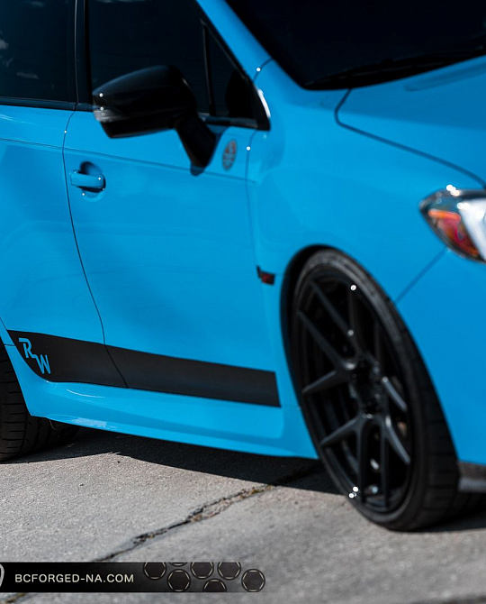 Фото дисков HCS02 Черный матовый на Subaru WRX VA