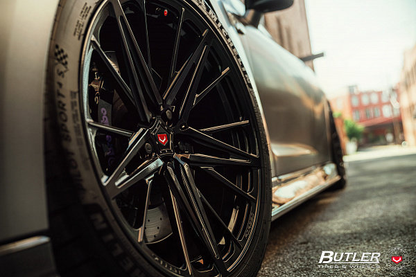 Фото дисков Vossen M-X6 Черный глянец на Nissan GT-R