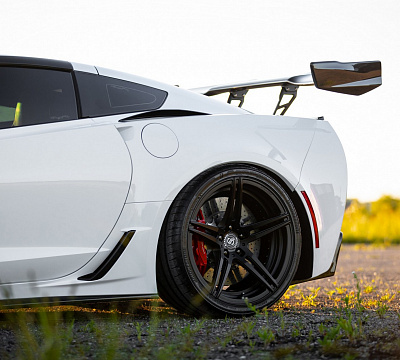 Фото дисков Strasse Wheels SP5R Deep Concave Duoblock на Chevrolet Corvette C7