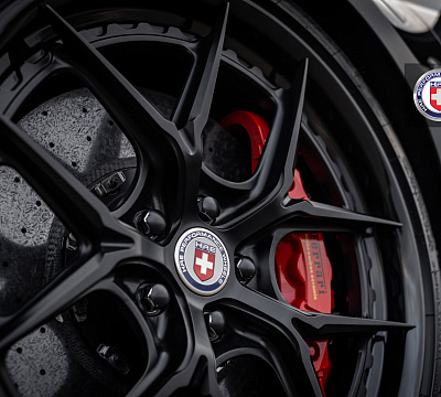 Фото дисков HRE S101SC на Ferrari F8