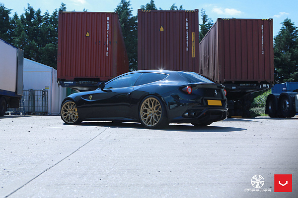 Фото дисков Vossen HF-2 Глянцевое золото на Ferrari GTC4Lusso