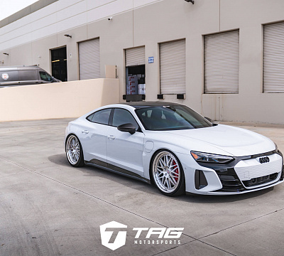 Фото дисков HRE 540C на Audi E-tron GT