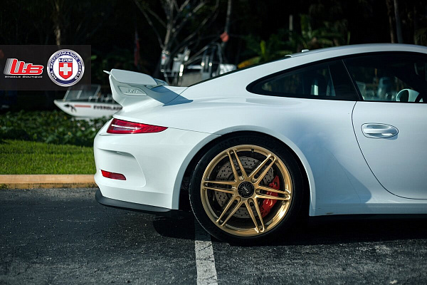 Фото дисков HRE P106 Глянцевое золото на Porsche 911 VII