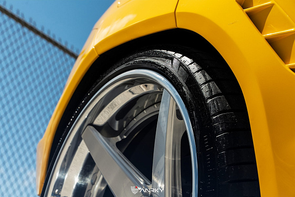 Фото дисков Anrky RS5.3 Глянцевый лак на Lamborghini Urus