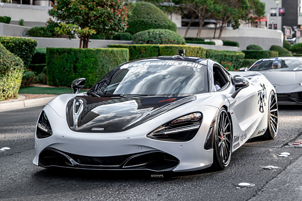 Фото дисков Strasse Wheels SV15T Deep Concave FS Другой цвет на McLaren 720S