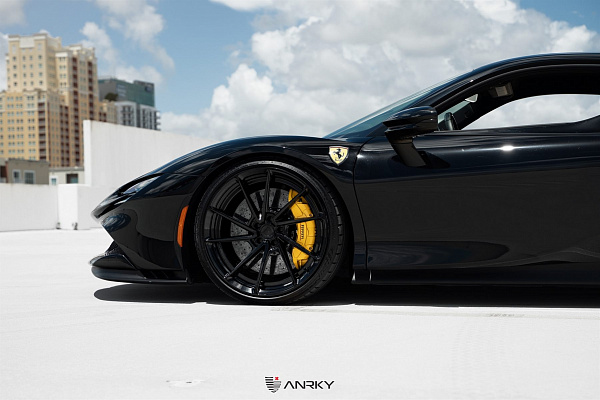 Фото дисков Anrky AN23 Черный глянец на Ferrari 812