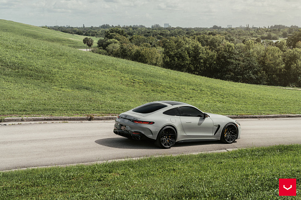 Фото дисков Vossen HF-7 Черный глянец на Mercedes-Benz AMG GT II