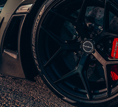 Фото дисков Brixton Forged PF7 на McLaren 720S