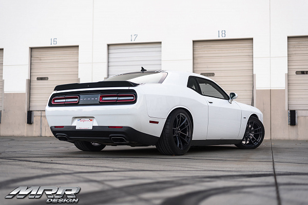 Фото дисков MRR M392 Черный сатин на Dodge Challenger III