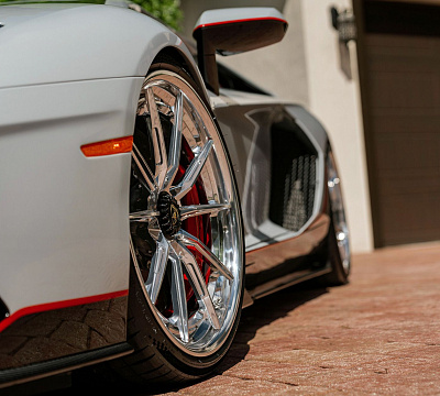 Фото дисков 1886 Wheels G010 на Lamborghini Aventador
