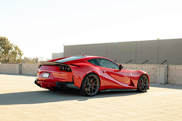 Фото дисков Anrky S1-X4 Глянцевый темный лак на Ferrari 812