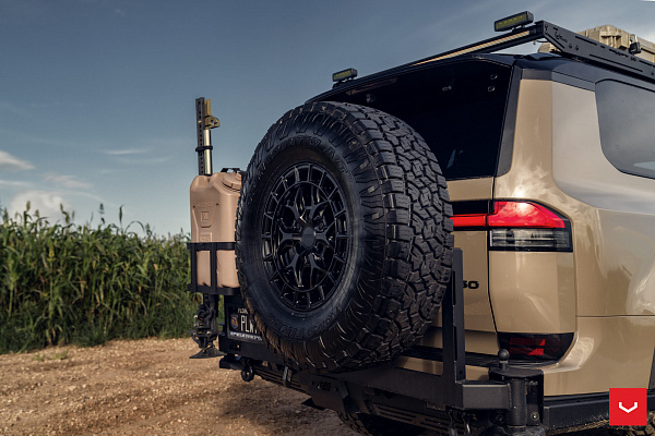 Фото дисков Vossen HFX-1 (6-Lug) Черный глянец на Lexus GX III