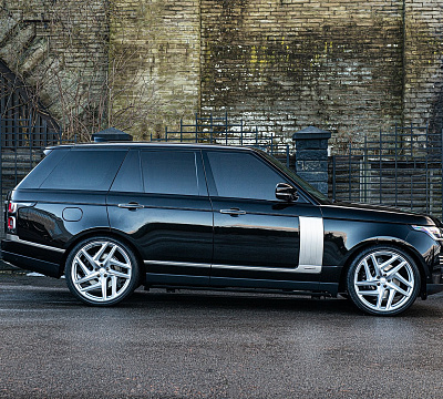 Фото дисков Kahn Type 52 RS на Range Rover IV