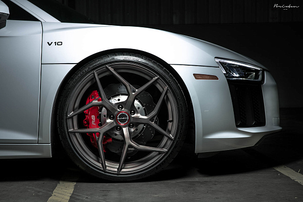 Audi R8