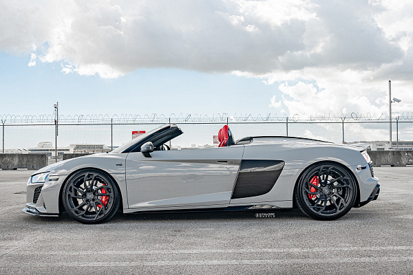 Фото дисков Strasse Wheels SB1 Deep Concave Duoblock Черный сатин на Audi R8 (4S)