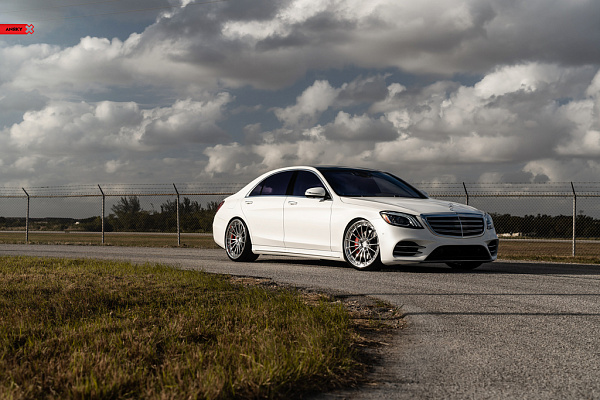 Mercedes-Benz S560