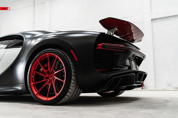 Фото дисков Anrky AN13 Красный сатин на Bugatti Chiron