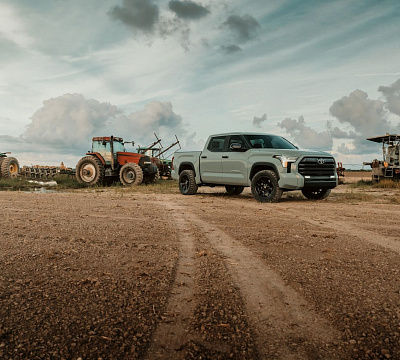 Фото дисков 4PLAY 4P83 на Toyota Tundra III