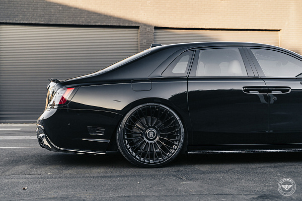 Фото дисков Vossen UV-6 Черный сатин на Rolls-Royce Ghost II