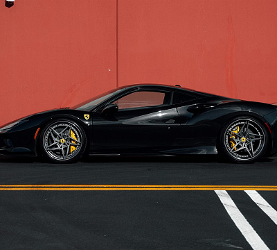 Фото дисков Anrky S3-X3 на Ferrari F8