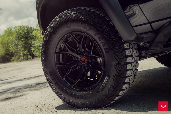Фото дисков Vossen HF6-4 Черный глянец на Chevrolet Colorado