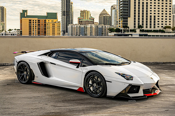 Фото дисков Strasse Wheels SM5R Deep Concave FS Черный сатин на Lamborghini Aventador