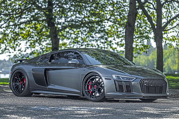 Фото дисков Strasse Wheels SM5R Deep Concave FS Черный глянец на Audi R8 (4S)