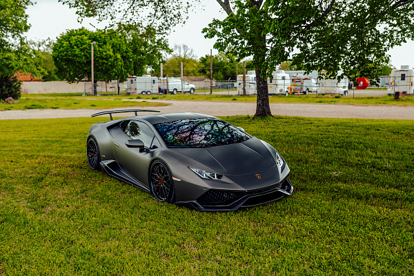 Фото дисков Strasse Wheels SV10M Deep Concave FS Другой цвет на Lamborghini Huracan