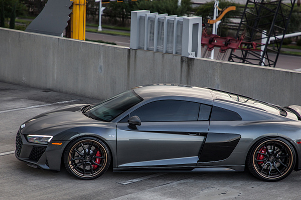 Фото дисков Strasse Wheels SV5 Deep Concave FS Другой цвет на Audi R8 (4S)