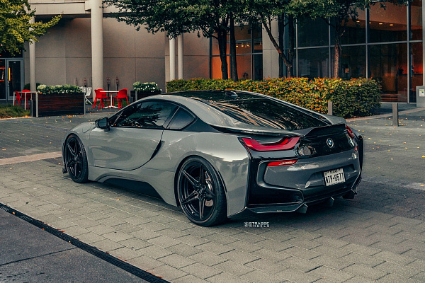 Фото дисков Strasse Wheels SV2 Deep Concave Duoblock Черный сатин на BMW i8