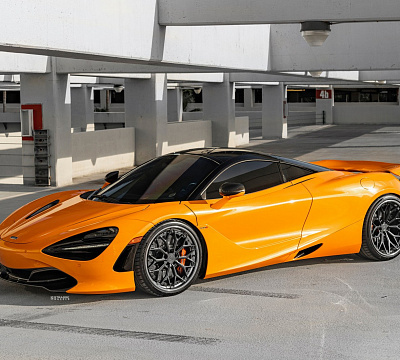 Фото дисков Strasse Wheels SV20M Deep Concave FS на McLaren 720S
