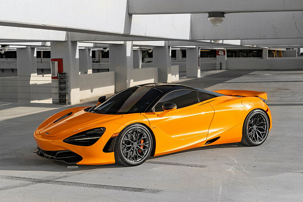 Фото дисков Strasse Wheels SV20M Deep Concave FS Черный матовый на McLaren 720S