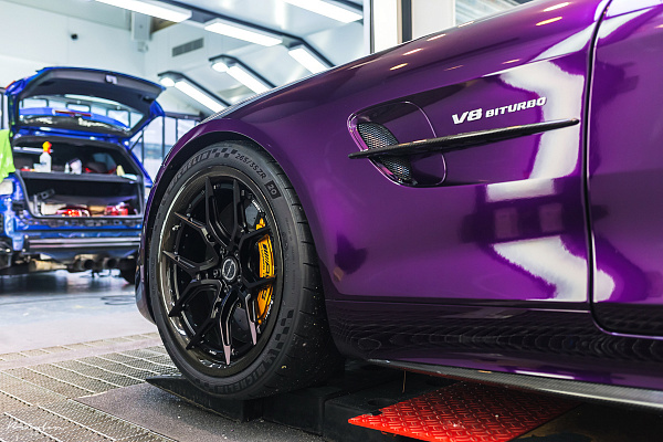 Mercedes-Benz AMG GTR Pro