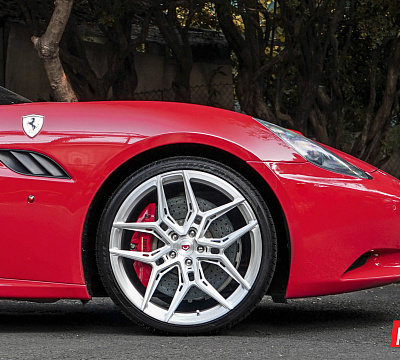 Фото дисков Vossen EVO-4R на Ferrari California