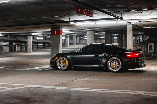 Фото дисков HRE S107SC Глянцевая шампань на Porsche 911 VII