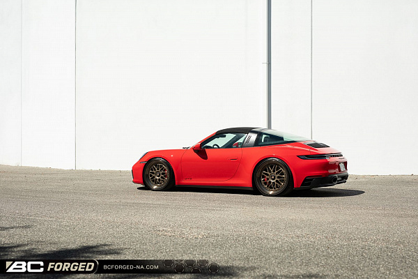 Фото дисков BC Forged MHK519 Сатиновая бронза на Porsche 911 VIII
