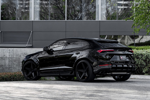 Фото дисков Anrky RS5.3 Черный сатин на Lamborghini Urus