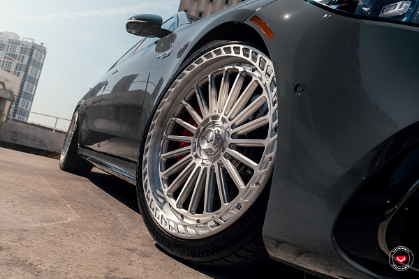Фото дисков Vossen GEN-04 (3-piece) Глянцевый лак на Mercedes-Benz S-Class (W223)