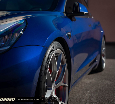 Фото дисков BC Forged KL01 на Tesla Model 3