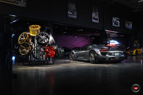 Фото дисков Vossen EVO-2 Глянцевый темный лак на Porsche 918 Spyder