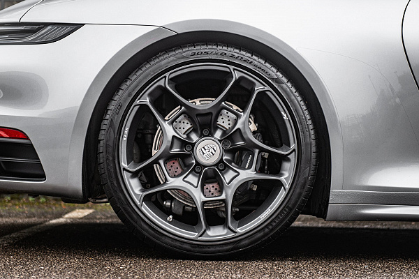 Фото дисков Kahn Type 11 Сатиновый графит на Porsche 911 VIII