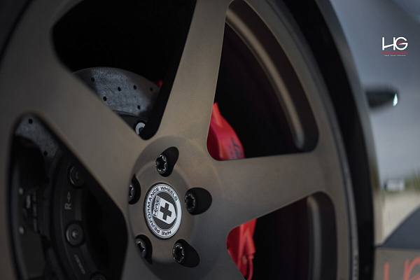 Фото дисков HRE 305M Сатиновая темная бронза на Lamborghini Huracan