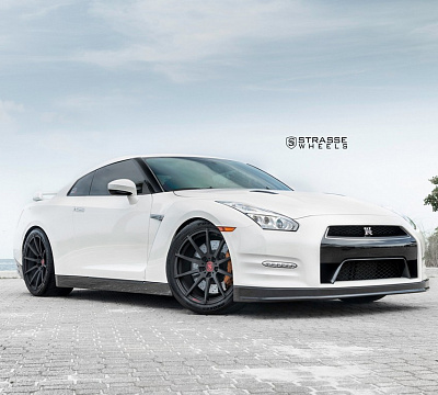 Фото дисков Strasse Wheels R10 Deep Concave Monoblock на Nissan GT-R