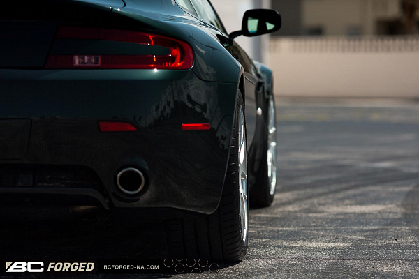 Фото дисков BC Forged RS40 Глянцевый лак на Aston Martin Vantage 3