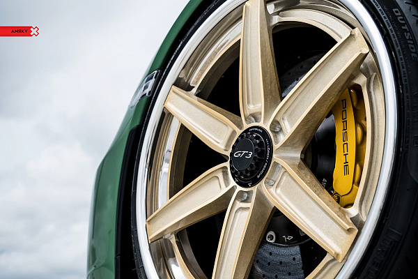 Фото дисков Anrky AN36 Глянцевая шампань на Porsche 911 VII